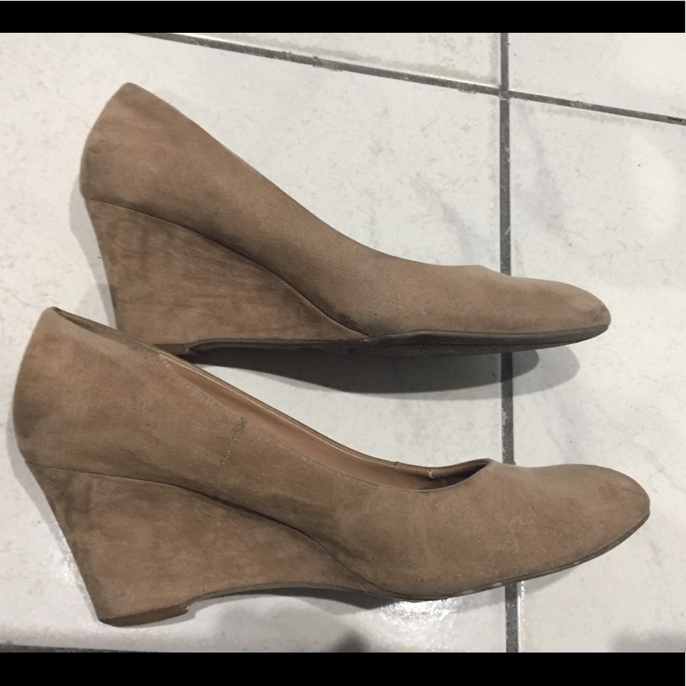 Nude Wedges - Picture 2 of 5